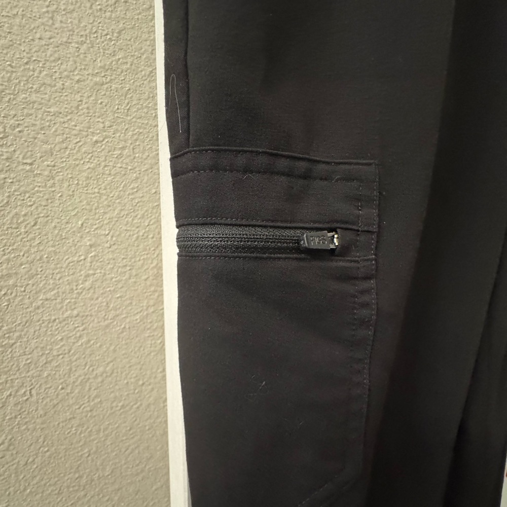 Figs Black Women's Joggers - Picture 2 of 7